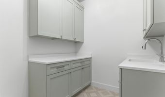 7705 HOLIDAY Ter, Bethesda, MD 20817