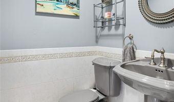 20 Beechwood Dr, Cranston, RI 02921