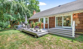 30 Packard Dr, Middletown, NJ 07748