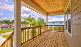 10113 Bald Eagle Dr, Biloxi, MS 39532