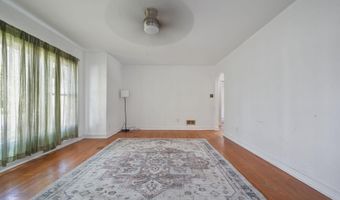 10 N MAIN St, Magnolia, DE 19962