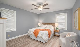 14 E 54th St, Savannah, GA 31405