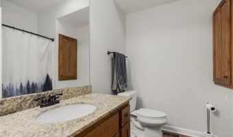 804 N 168th St, Basehor, KS 66007