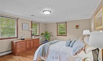 105 LYNN Cir, East Greenwich, RI 02818