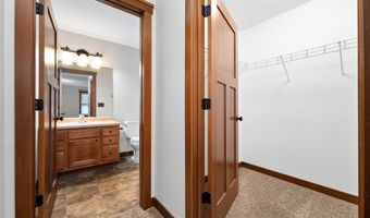 2544 Avery Ln, Altoona, WI 54720