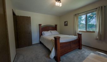 1115 NE 15th Ave, Aberdeen, SD 57401