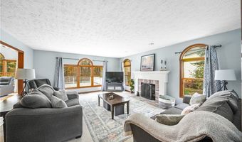 350 ASPEN Ct, Aurora, OH 44202