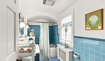 142 Ferry Rd, Bristol, RI 02809