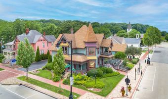 302 S Main St, Algonquin, IL 60102