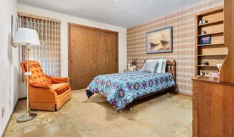 1334 W CLOVERDALE Dr, Appleton, WI 54914