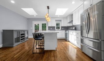 46 W 43RD St, Bayonne, NJ 07002
