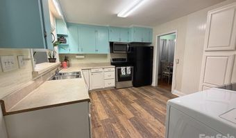 1327 Dresden Dr W, Charlotte, NC 28205