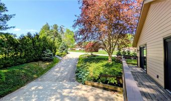 6409 Old Wood Rd, Ashtabula, OH 44004