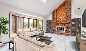 121 Summershade Ct, Amherst, NY 14051