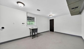 62 Barry Dr, Alloway, NJ 07422
