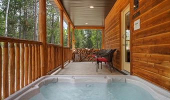 9 PINE St, Alpine, WY 83128