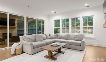 1527 St George, Charlotte, NC 28205