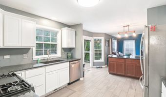 1256 Edgewater Ln, Antioch, IL 60002