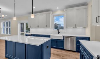 2 Potters Ct, Bayville, NJ 08721