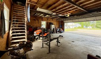 111 Washington St, Baileyville, ME 04694