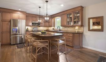 7205 RADNOR Rd, Bethesda, MD 20817
