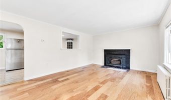 11 Sunset Ave, Coventry, RI 02816
