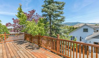 380 Hemlock Ln, Ashland, OR 97520