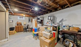 394 Long St, Amherst, OH 44001