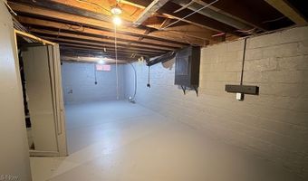 888 Garfield St, Akron, OH 44310
