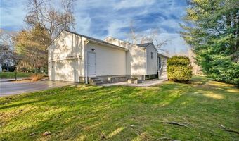 2 Mulberry Dr, Cranston, RI 02921