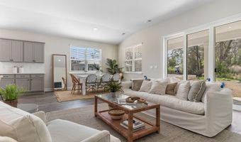 1296 Woodhouse Dr, Ash, NC 28420