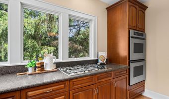 340 Orchard Hills Dr, Ann Arbor, MI 48104