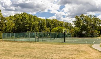 660 Village Green Blvd E, Adams Twp., PA 16046