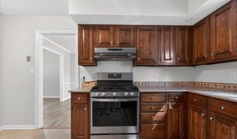3 Fenway Dr, Albany, NY 12211