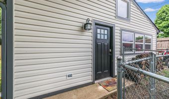 110 N Tresslar Ave, Bargersville, IN 46106