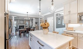 59 Camden Ln, Cranston, RI 02921