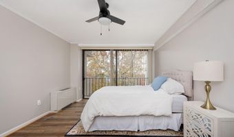 4141 N HENDERSON Rd 702, Arlington, VA 22203