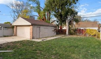 15570 Angelique Ave, Allen Park, MI 48101