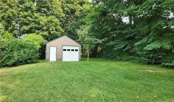 61 Howland Ave, Jamestown, RI 02835