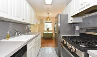 295 Merrick Rd 4A, Amityville, NY 11701