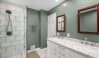 535 COLECROFT Ct, Alexandria, VA 22314
