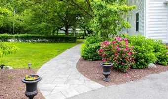 446 Bellevue Ave 6, Newport, RI 02840