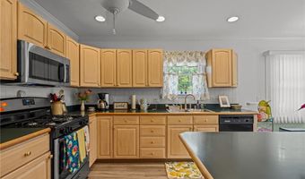 112 County Rd, Barrington, RI 02806