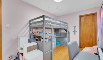 42 N Navarre Ave, Austintown, OH 44515