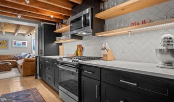 28 SWAN St, Lambertville, NJ 08530