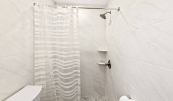 91 Hedges Ln, Amagansett, NY 11937
