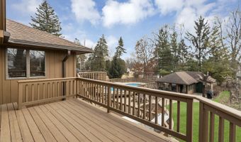 1415 W Hawthorne St, Arlington Heights, IL 60005