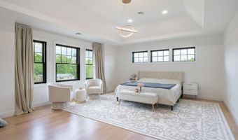 2 Buckingham Rd, Bayonne, NJ 07035