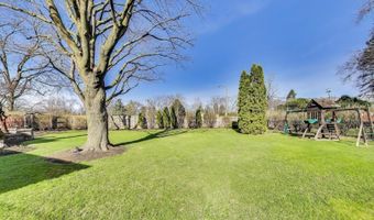 502 S Reuter Dr, Arlington Heights, IL 60005