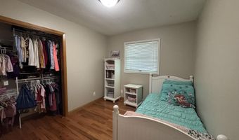 1711 S Lloyd St, Aberdeen, SD 57401